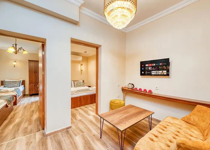 Brown 2 Mansion Oldcity 酒店